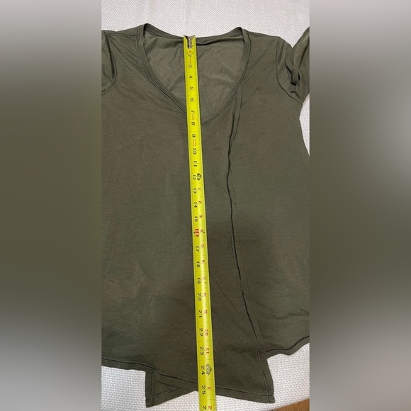 Lululemon top - Picture 7 of 9